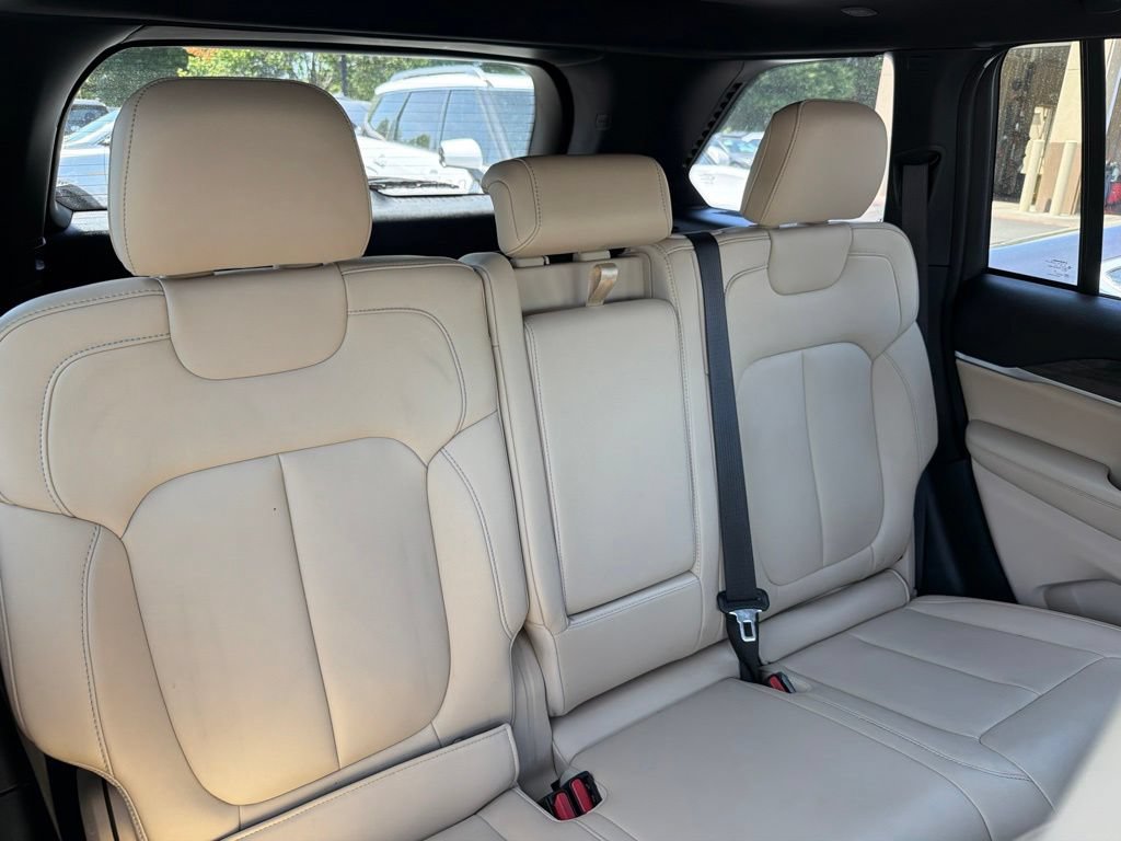 Used 2023 Jeep Grand Cherokee Limited AWD/4WD image 28