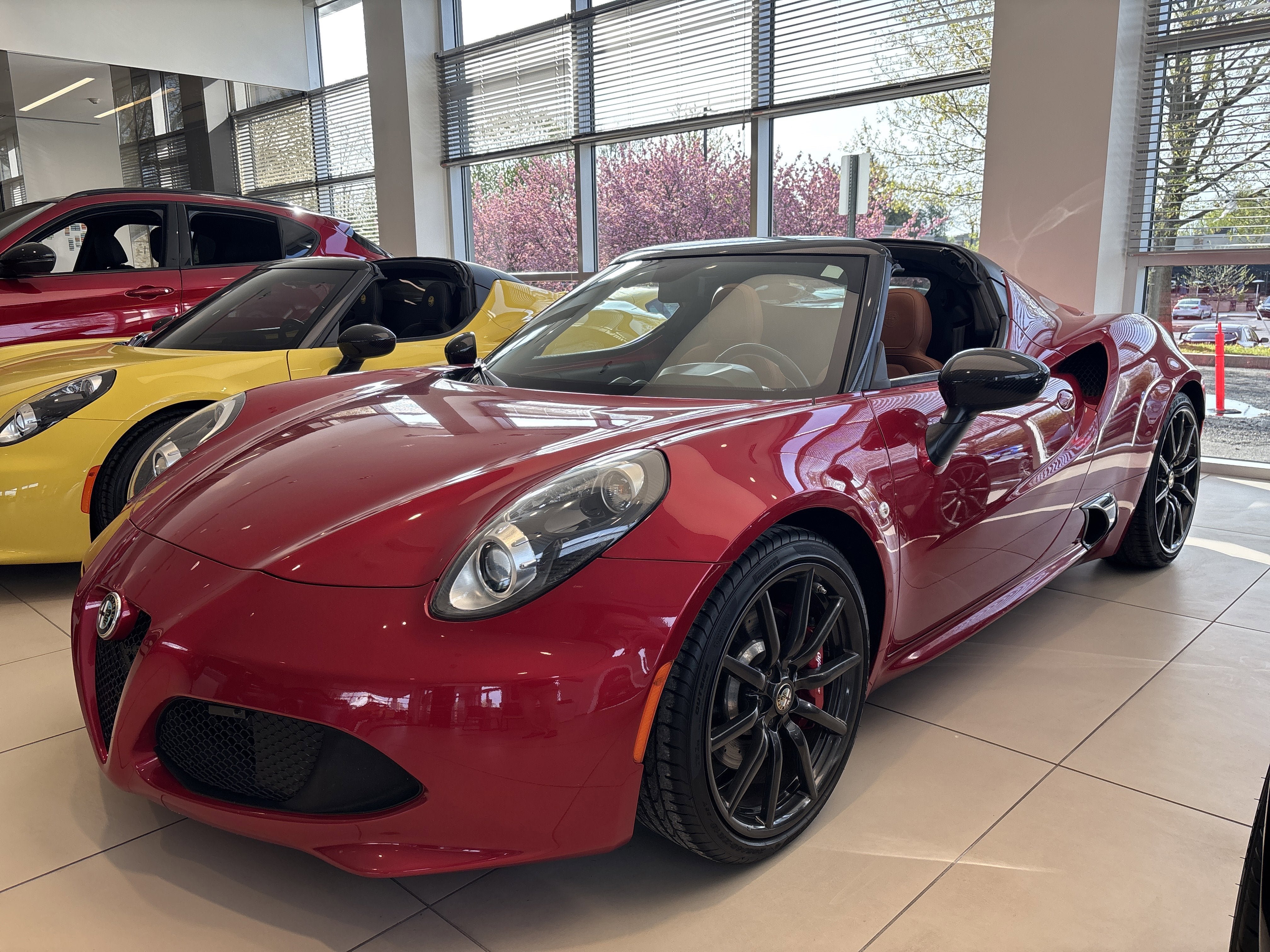 Used 2016 Alfa Romeo 4C Spider RWD image 1