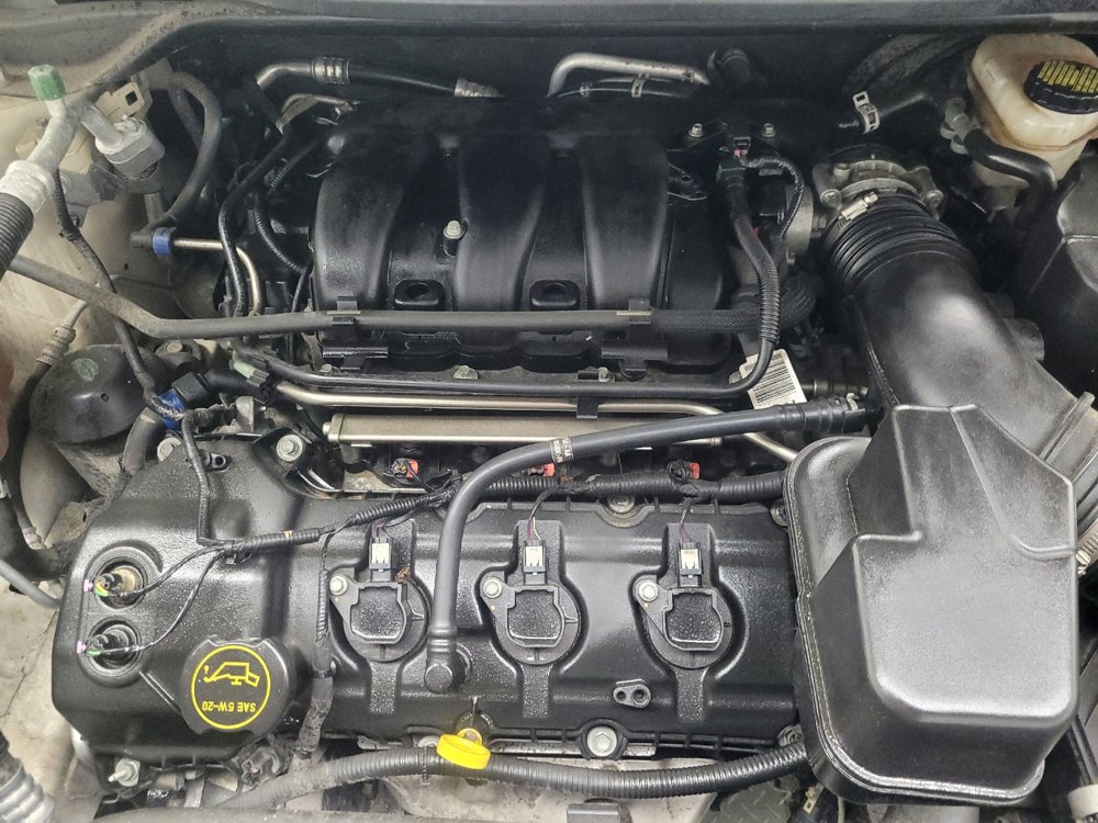 Used 2018 Ford Explorer XLT w/ Equipment Group 202A AWD/4WD image 30