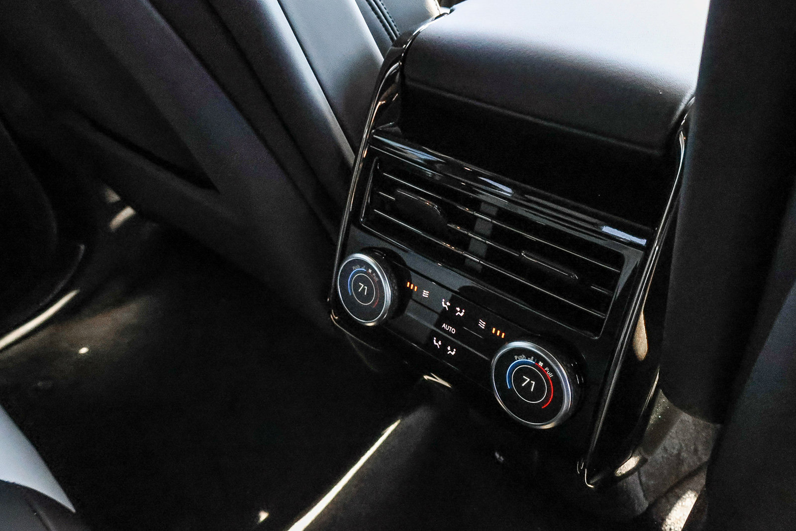 New 2027 Land Rover Range Rover Sport Battersea AWD/4WD image 20