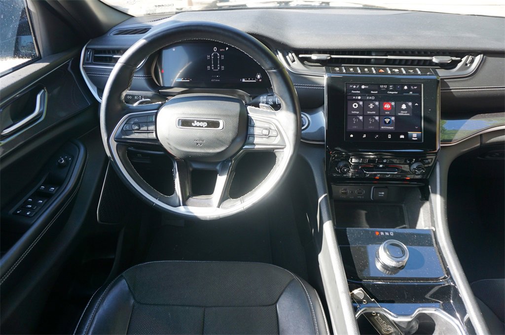 Used 2022 Jeep Grand Cherokee Altitude image 6