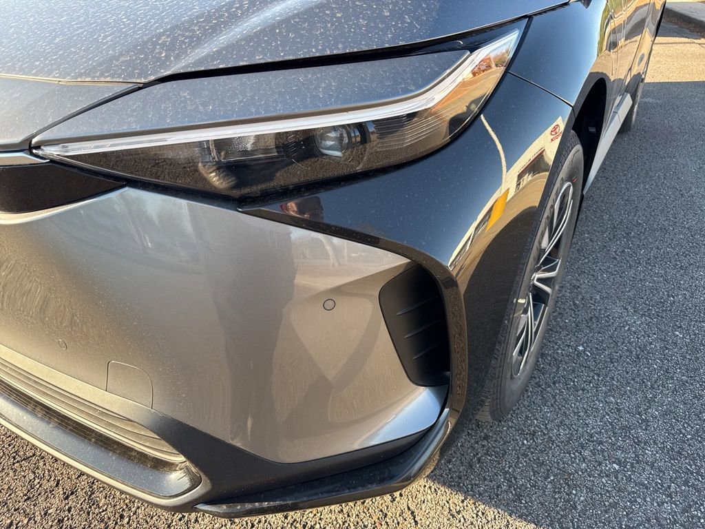 Used 2025 Toyota bZ4X AWD w/ Weather Package image 9