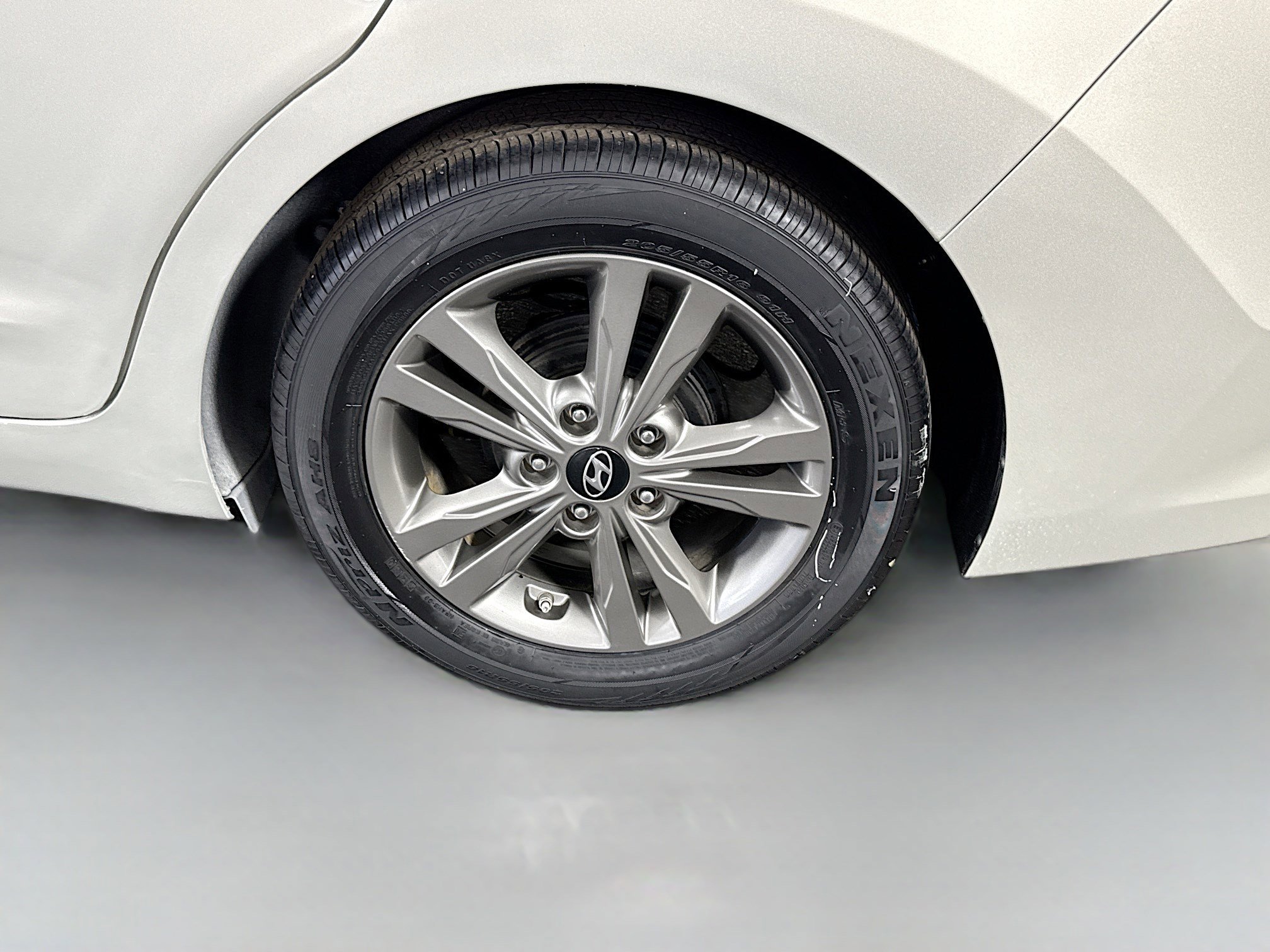 Used 2017 Hyundai Elantra SE image 36