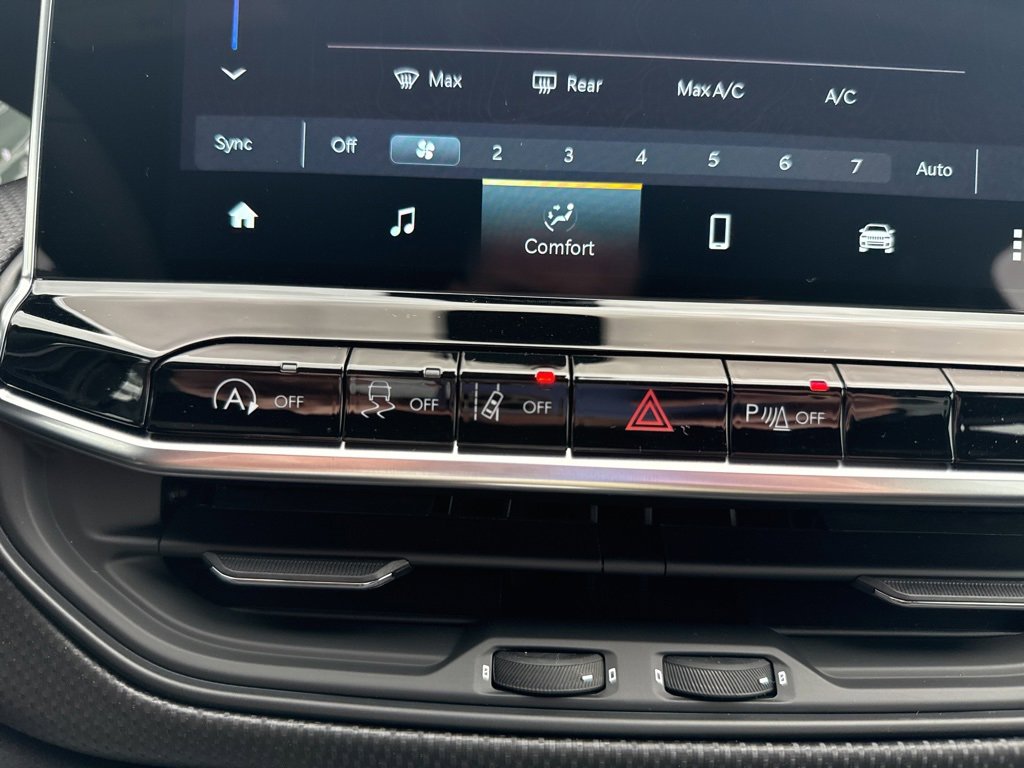 New 2026 Jeep Compass Limited image 32