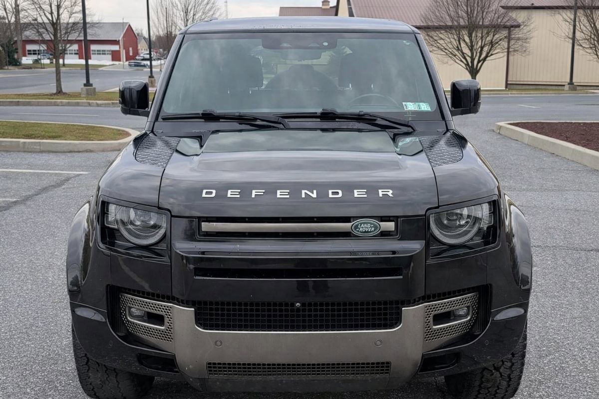 Used 2020 Land Rover Defender 110 X image 3