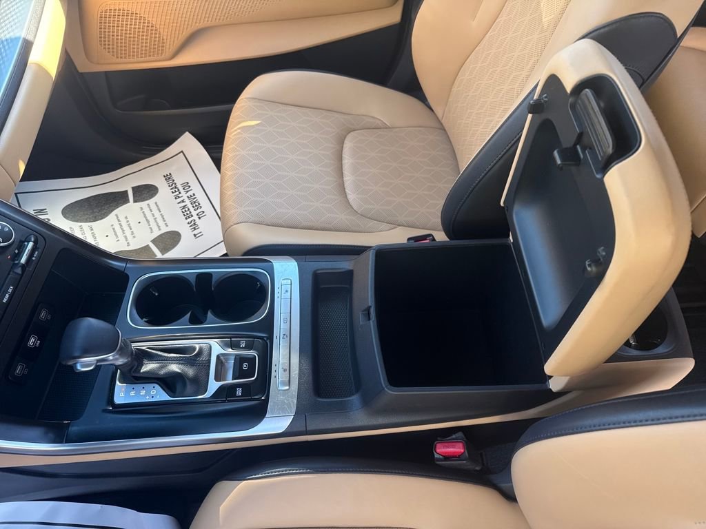 Used 2023 Kia Carnival LX image 26