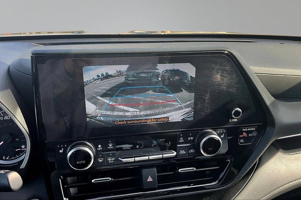 Used 2024 Toyota Highlander XSE AWD/4WD image 14