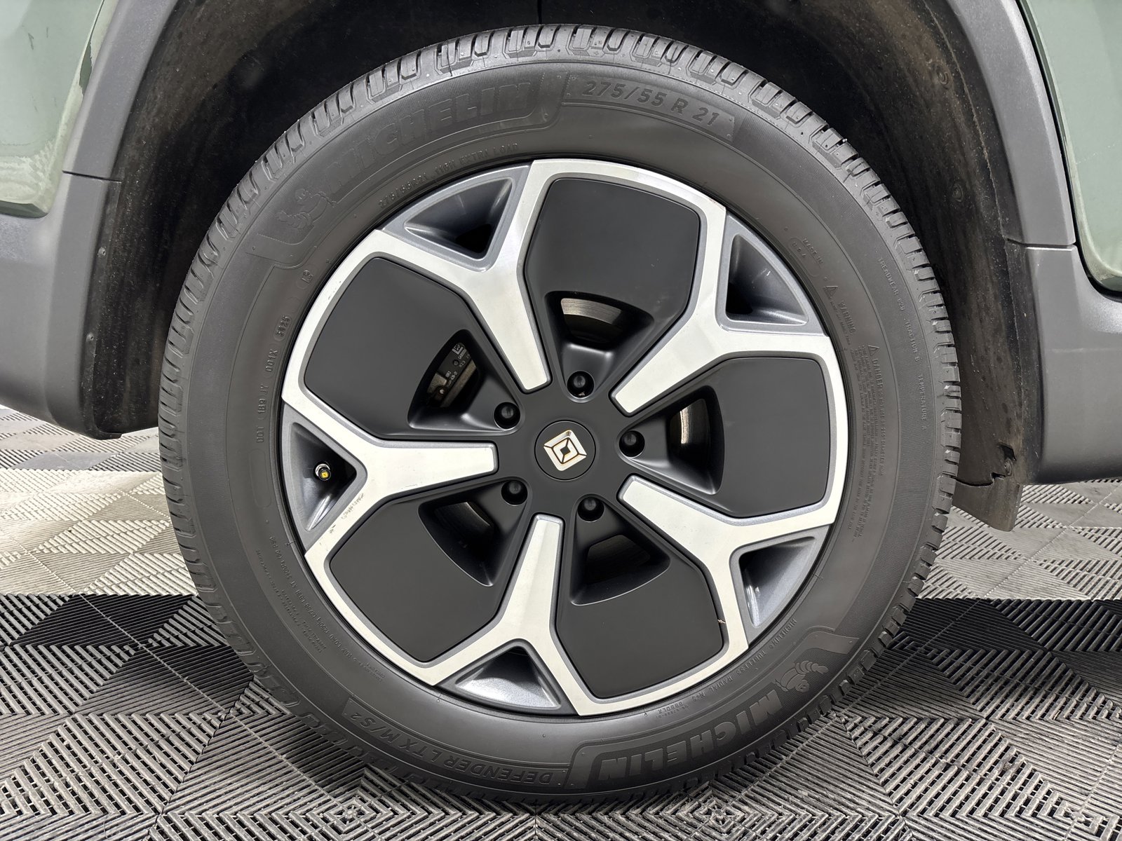 Used 2024 Rivian R1T Adventure image 12