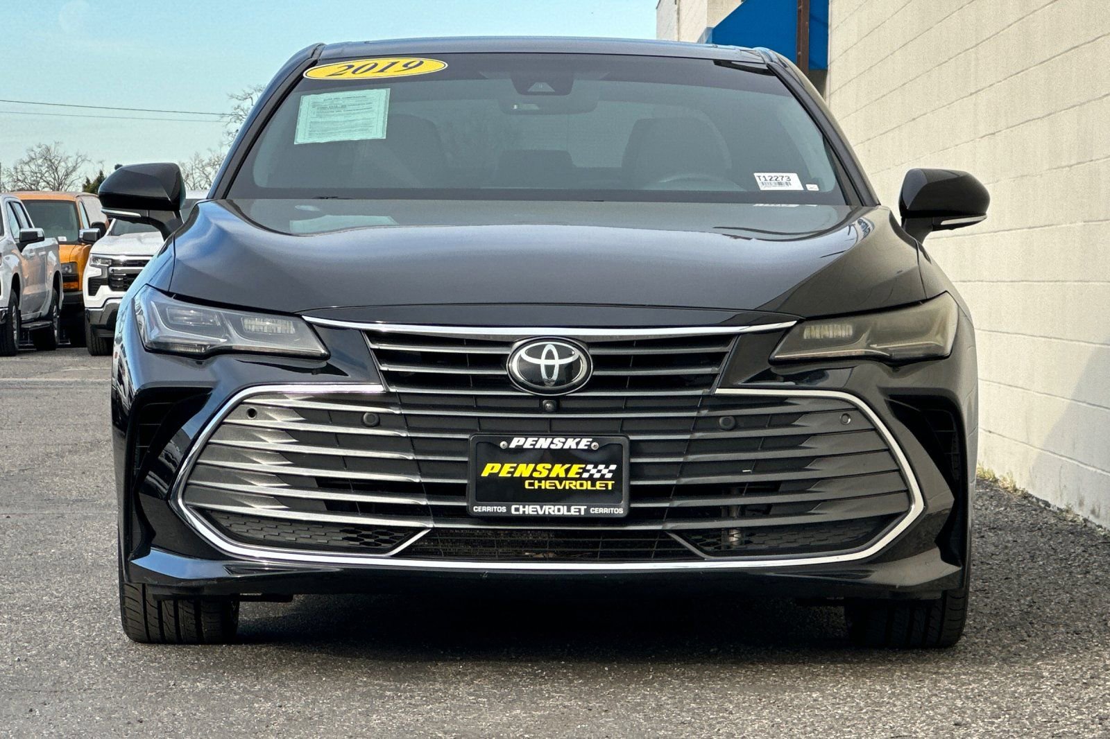 Used 2019 Toyota Avalon Limited image 9