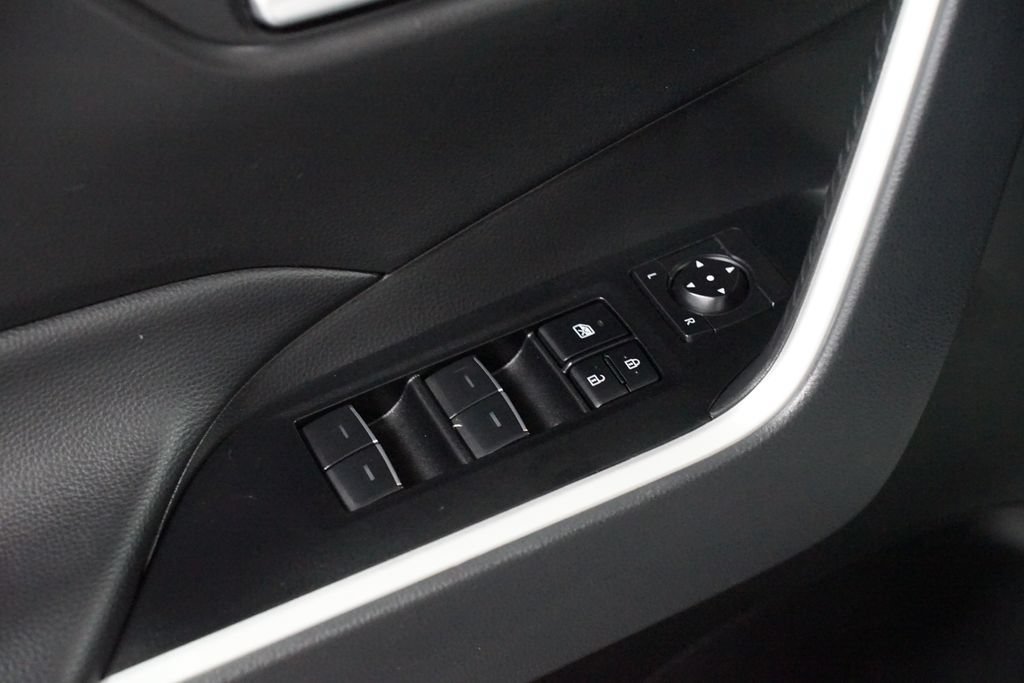 Certified 2025 Toyota RAV4 XLE FWD image 31