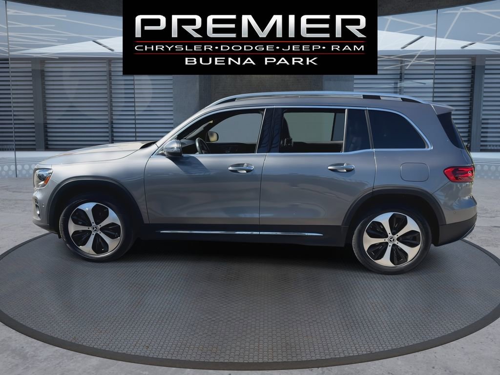 Used 2024 Mercedes-Benz GLB 250 4MATIC w/ Driver Assistance Package image 5