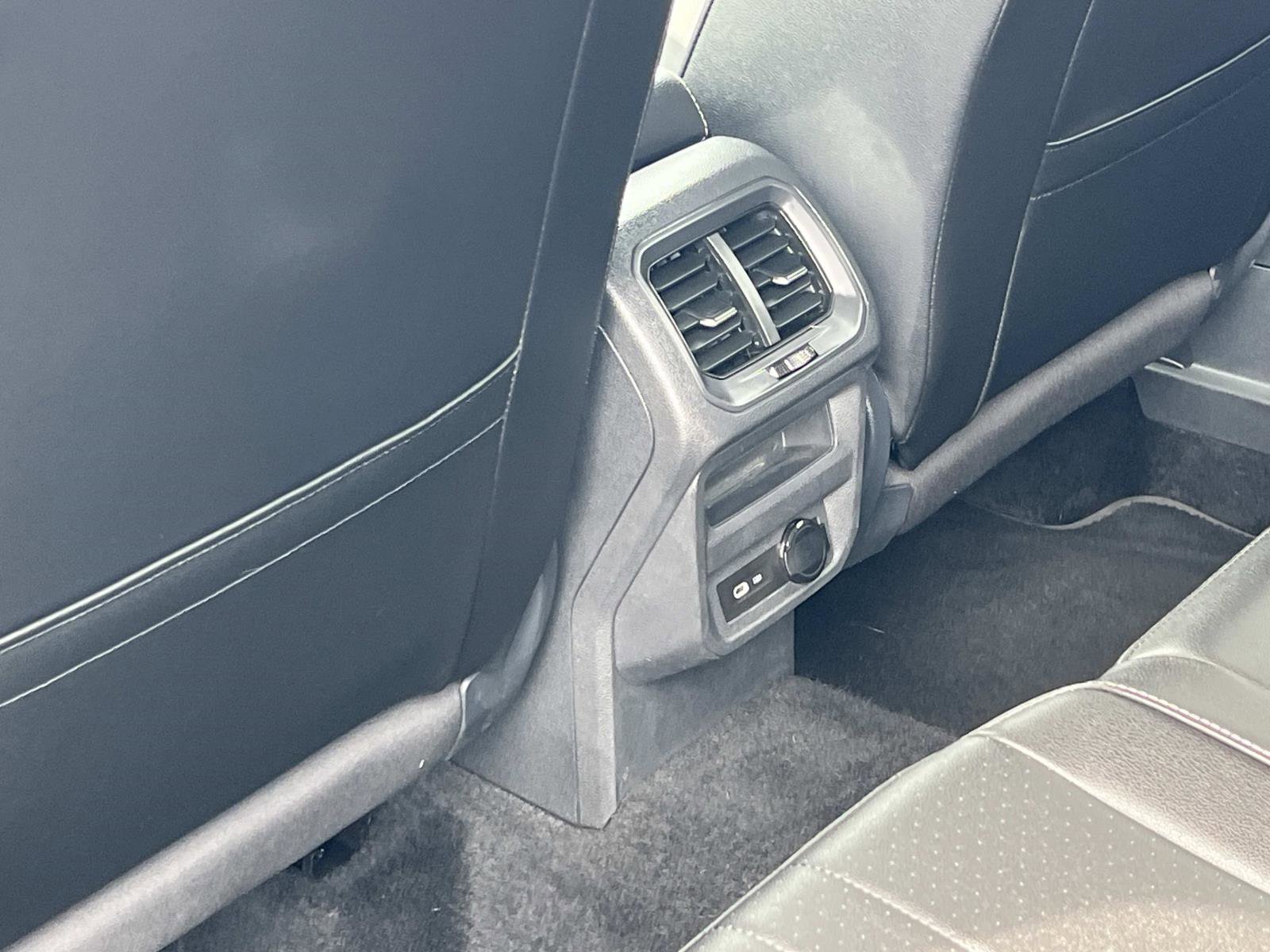 Certified 2023 Volkswagen Tiguan SE image 21