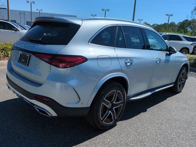 Used 2026 Mercedes-Benz GLC 300 image 4