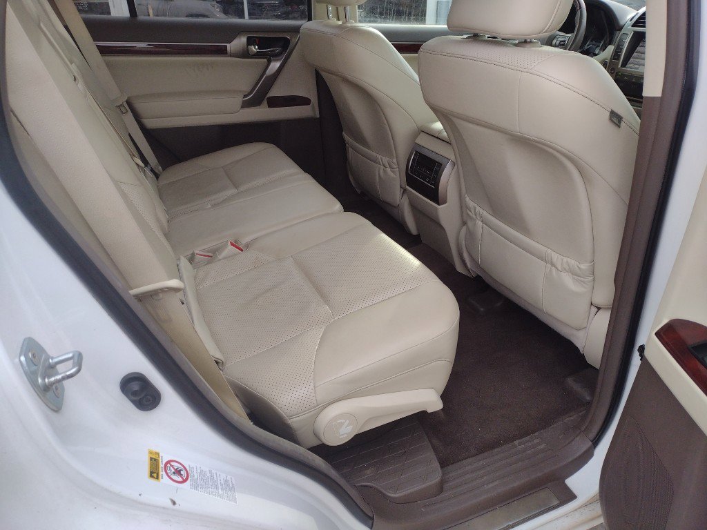 Used 2013 Lexus GX 460 w/ Comfort Plus Pkg image 24