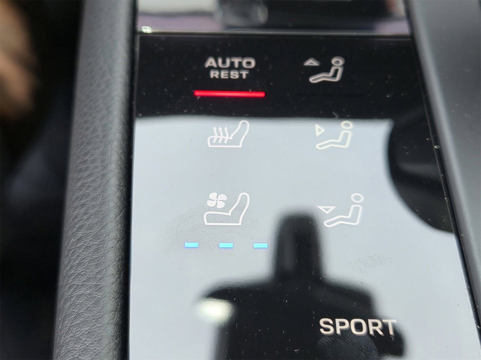 New 2025 Porsche Macan image 28