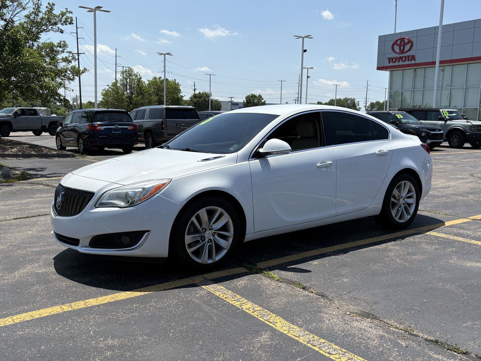 Used 2016 Buick Regal Premium FWD image 3