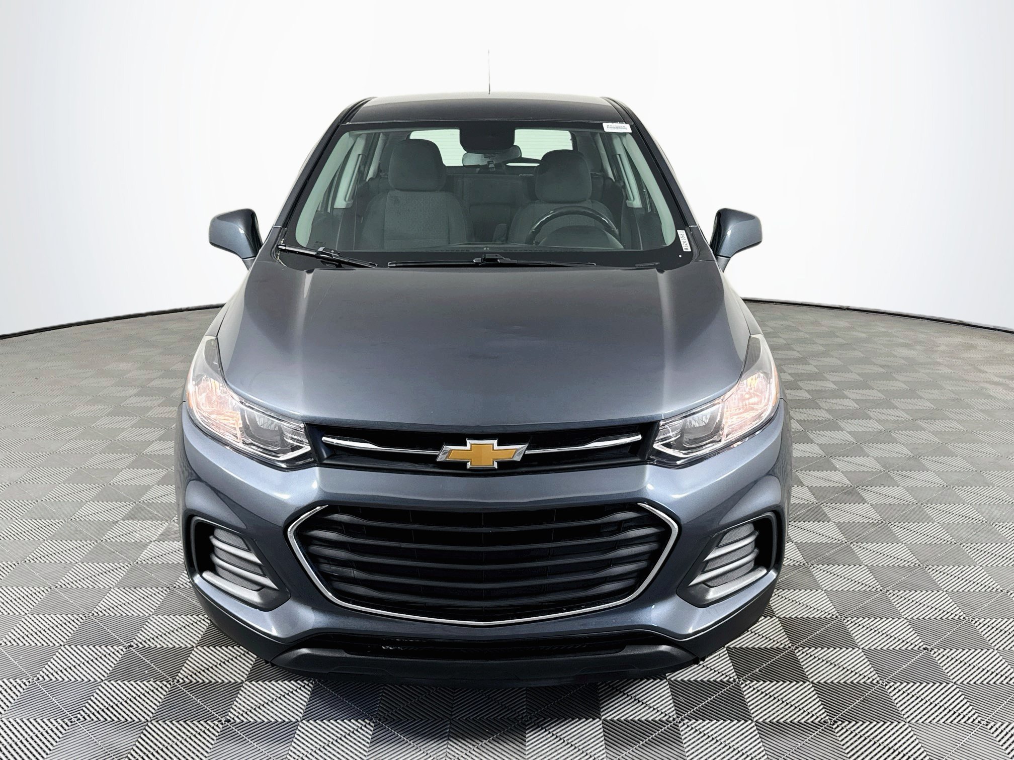Used 2021 Chevrolet Trax LS FWD image 2