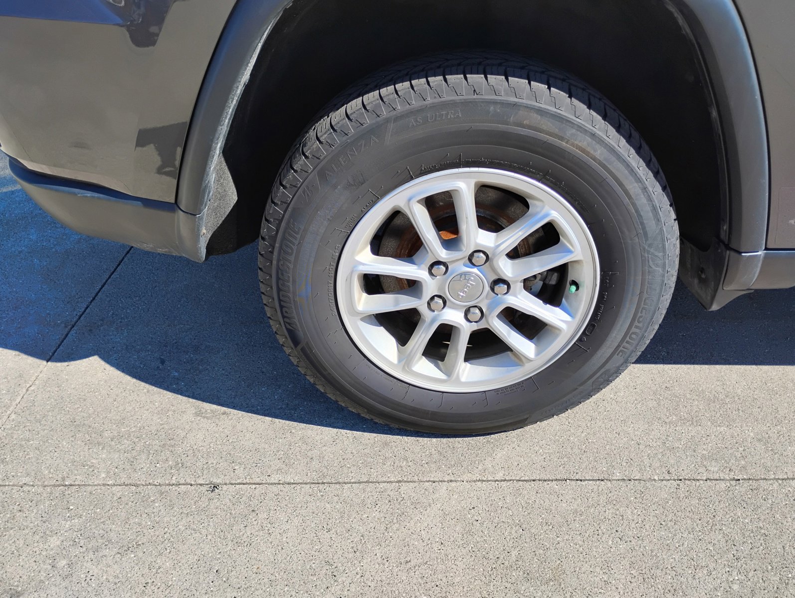 Used 2020 Jeep Grand Cherokee Laredo image 26