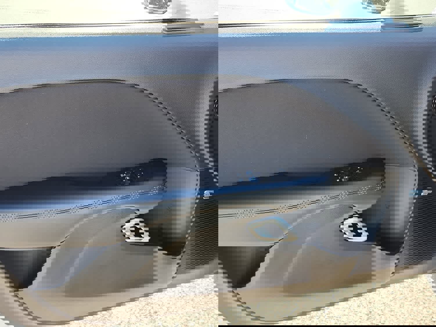 Used 2023 Dodge Challenger SXT w/ Blacktop Package image 8