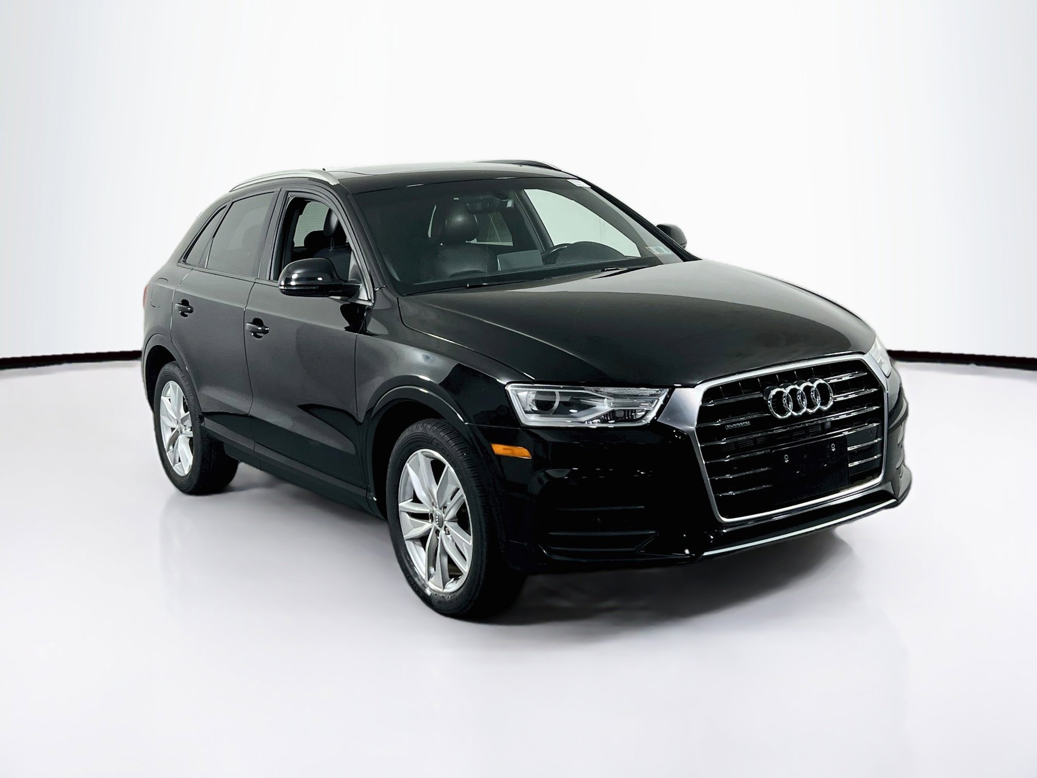 Used 2017 Audi Q3 2.0T Premium AWD/4WD image 3
