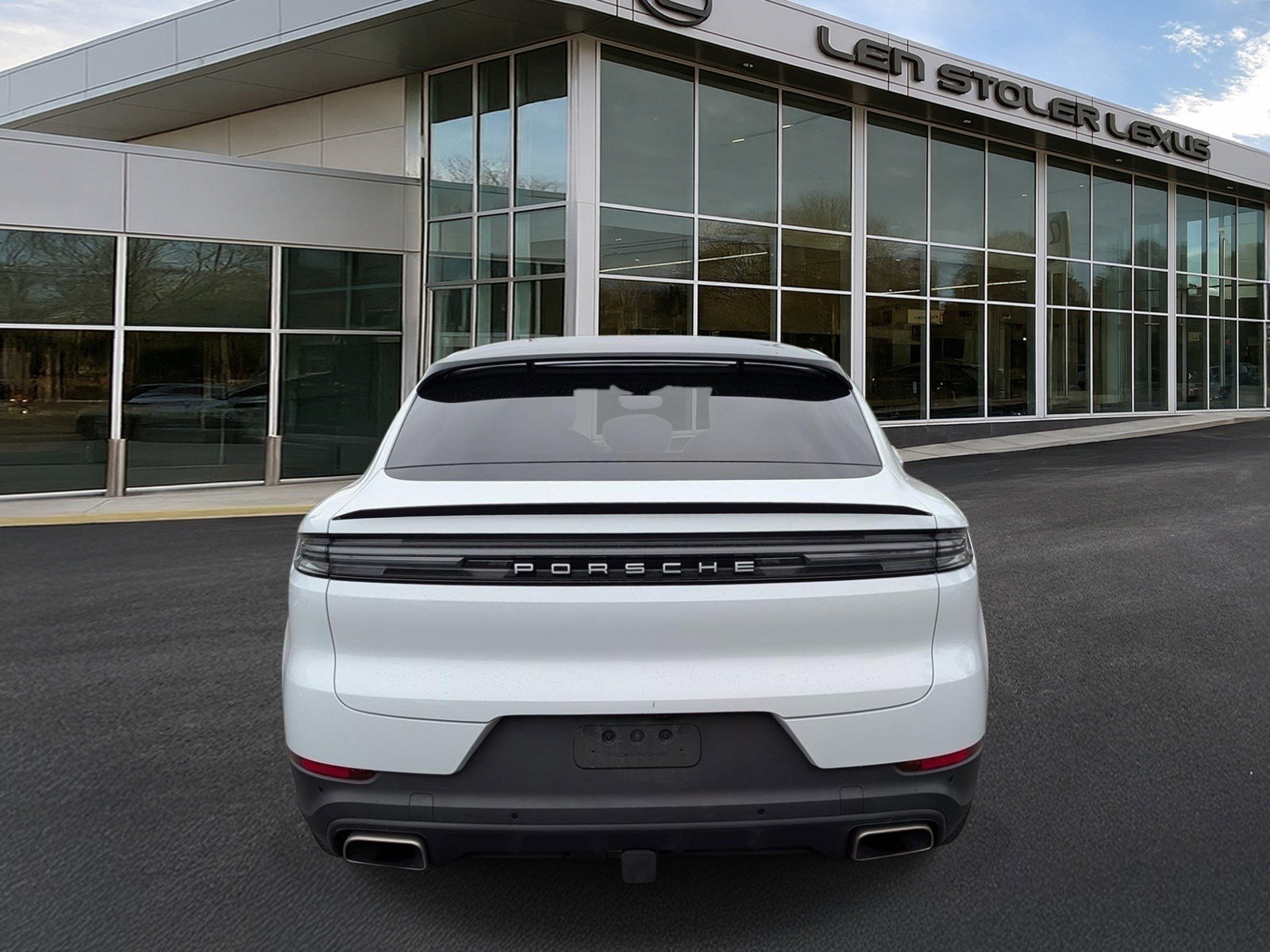 Used 2024 Porsche Cayenne Coupe AWD/4WD image 4