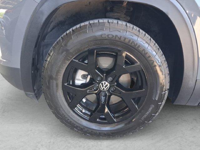 Used 2024 Volkswagen Atlas Peak Edition SE AWD/4WD image 29