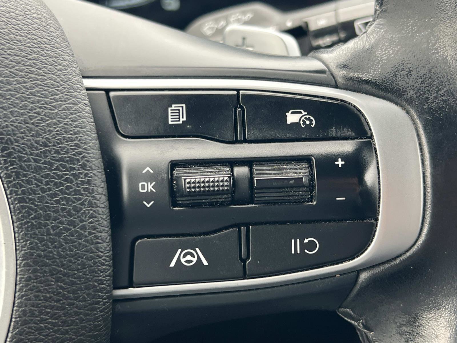 Used 2023 Kia Sportage EX image 10