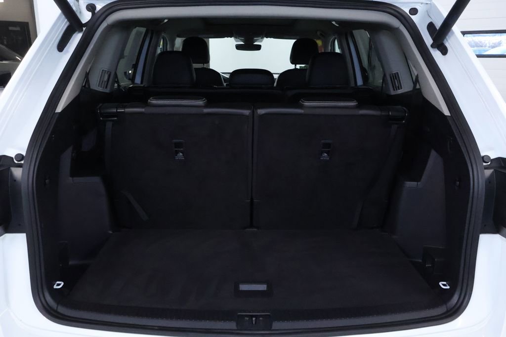 Used 2021 Volkswagen Atlas SEL R-Line image 19