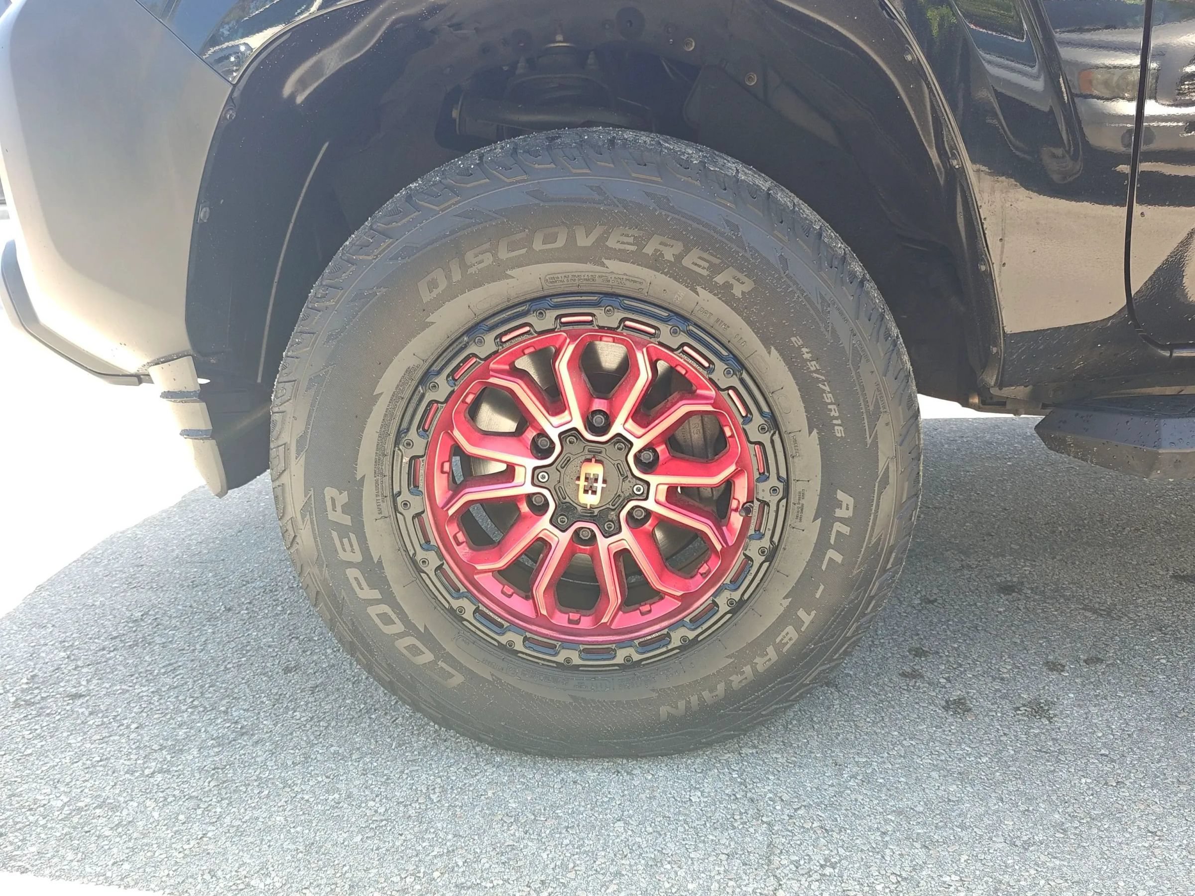 Used 2017 Toyota Tacoma SR RWD image 21