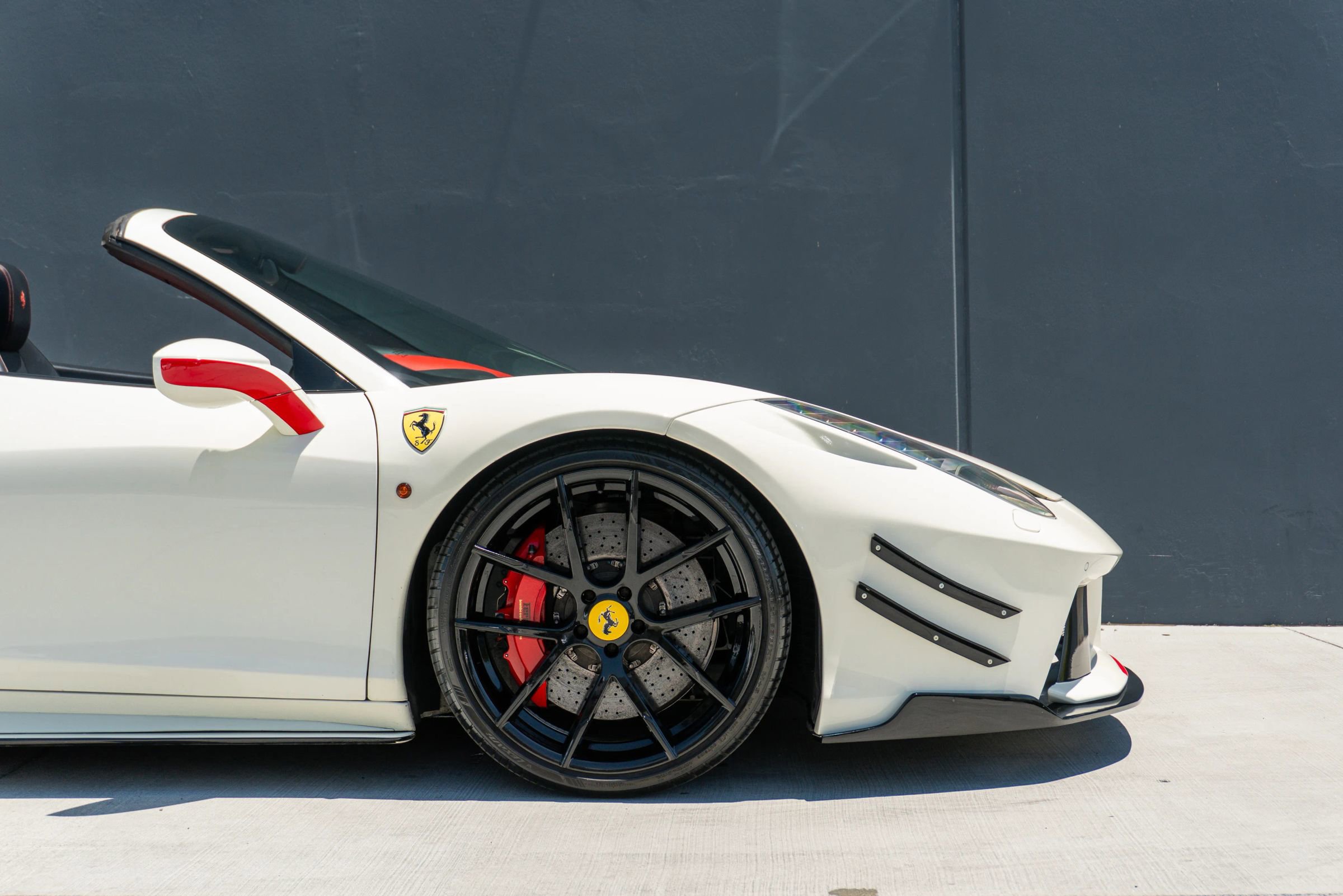 Used 2014 Ferrari 458 Spider RWD image 38