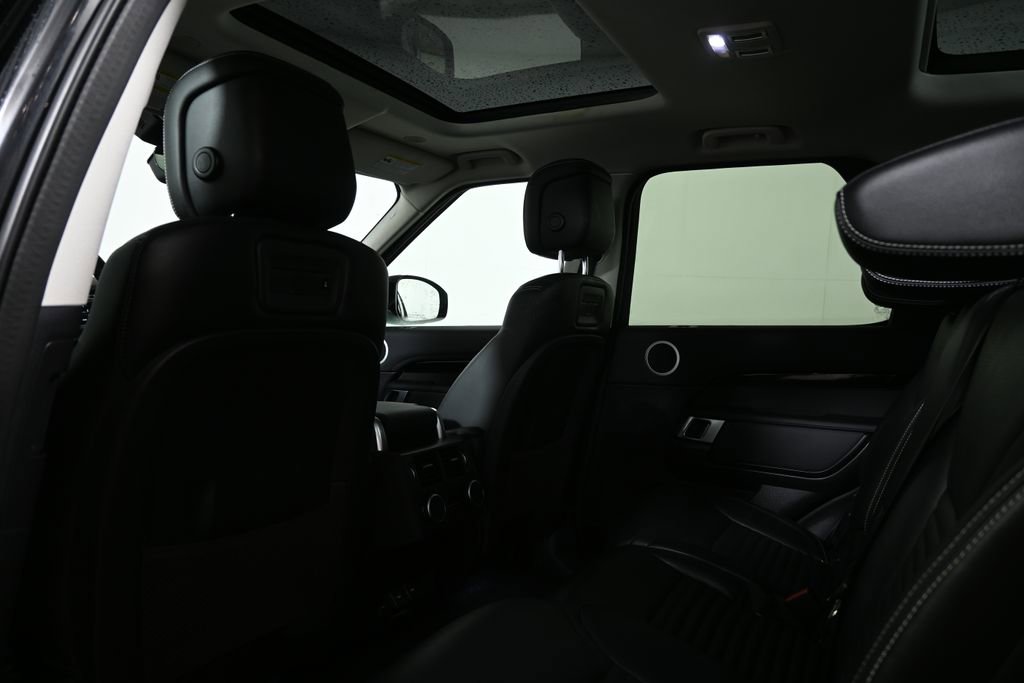 Used 2024 Land Rover Discovery S AWD/4WD image 31