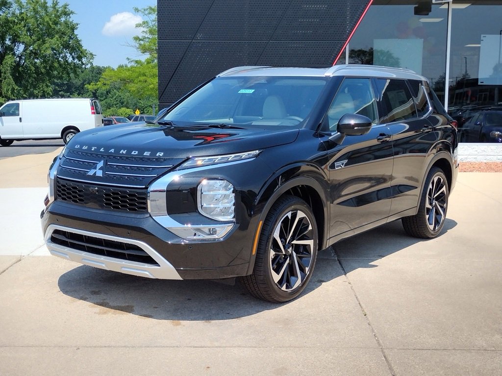 New 2025 Mitsubishi Outlander SEL image 1