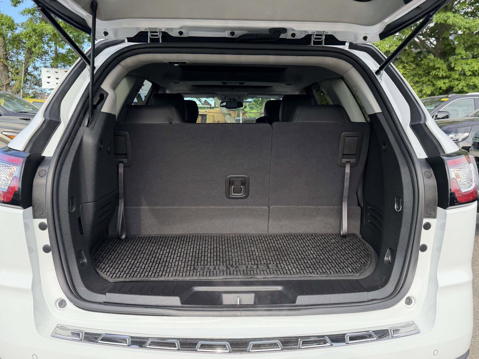 Used 2017 Chevrolet Traverse Premier AWD/4WD image 7