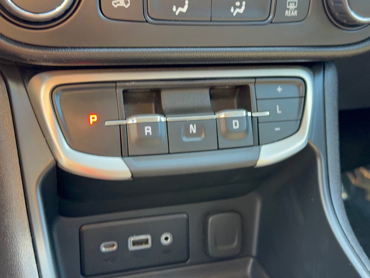 Used 2024 GMC Terrain SLE FWD image 21