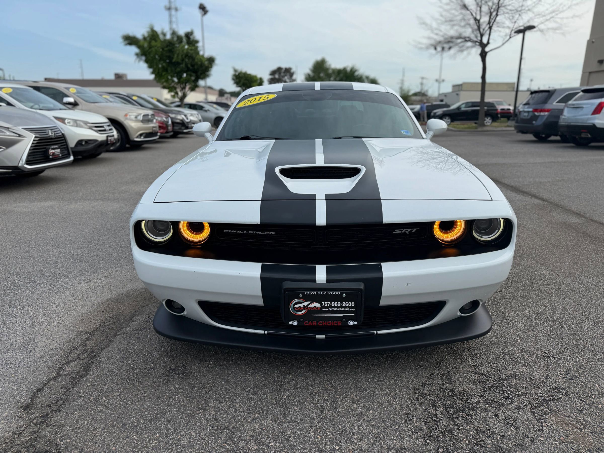 Used 2015 Dodge Challenger SRT image 4