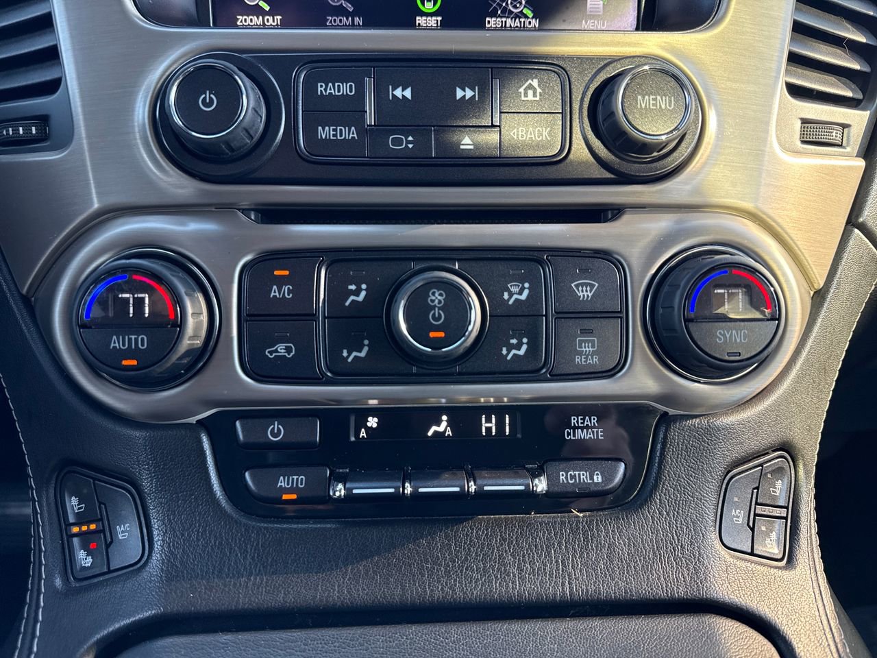 Used 2015 GMC Yukon XL Denali w/ Premium Package image 27