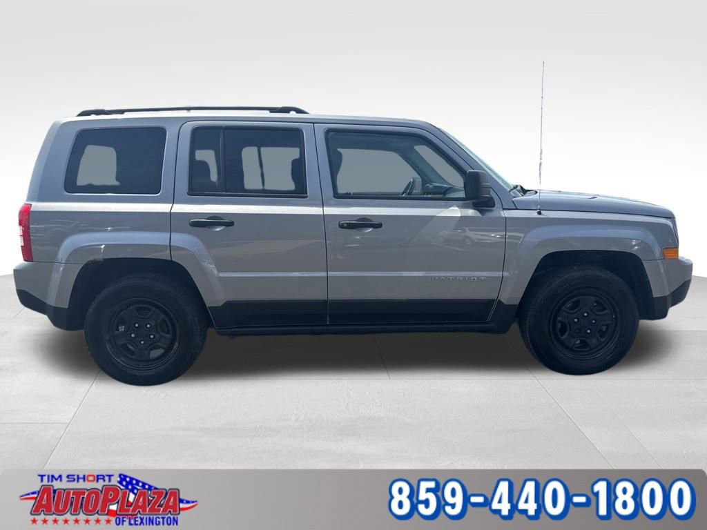 Used 2017 Jeep Patriot Sport image 9