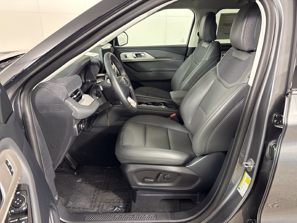New 2026 Ford Explorer Active w/ Active Comfort Package RWD image 28