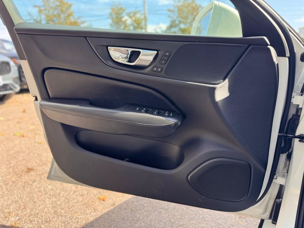 Used 2019 Volvo S60 T6 Momentum w/ Premium Package AWD/4WD image 11