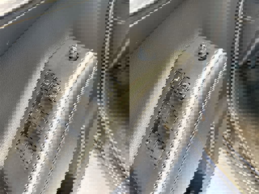 Used 2022 Toyota Highlander XLE image 18