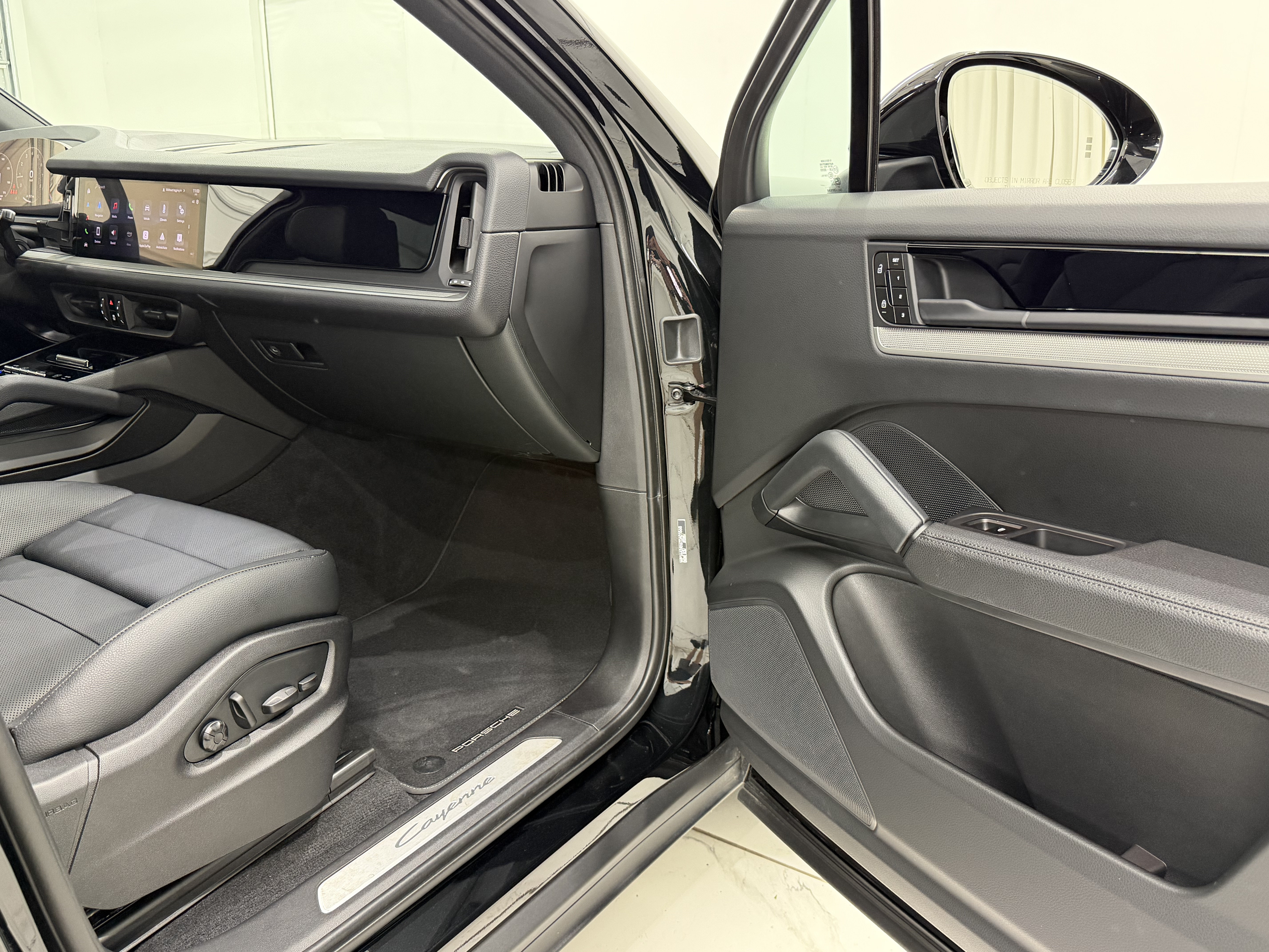 Certified 2026 Porsche Cayenne AWD/4WD image 22
