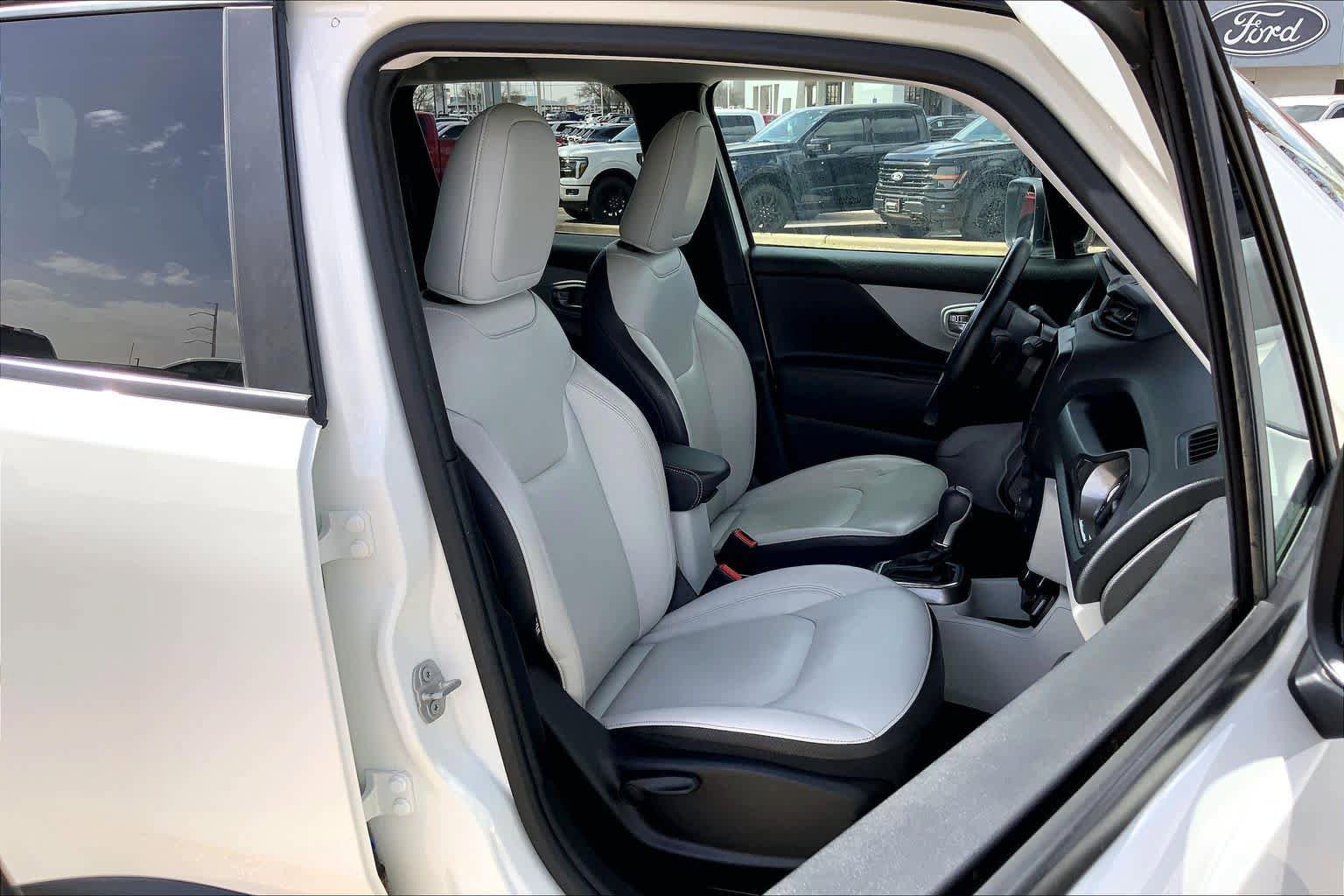 Used 2022 Jeep Renegade Limited image 9