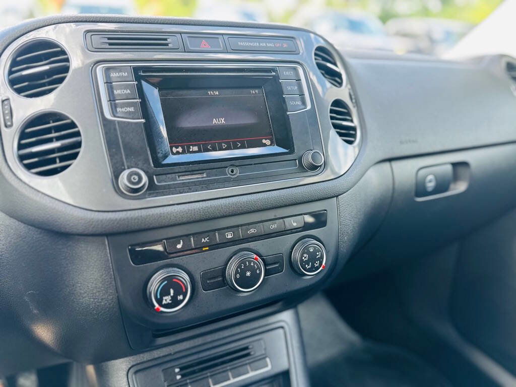 Used 2016 Volkswagen Tiguan S image 17