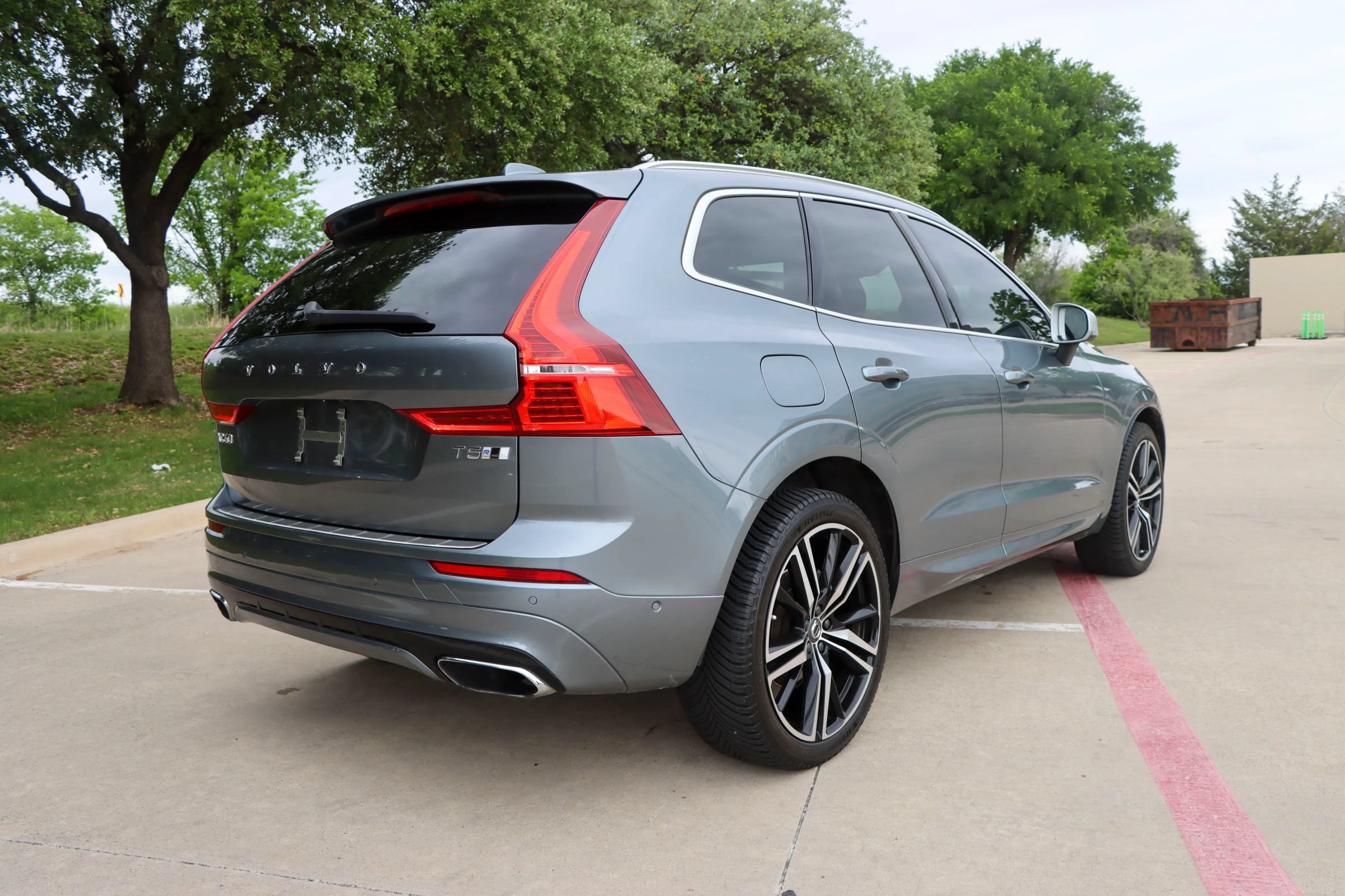 Used 2018 Volvo XC60 T5 R-Design w/ Convenience Package AWD/4WD image 7