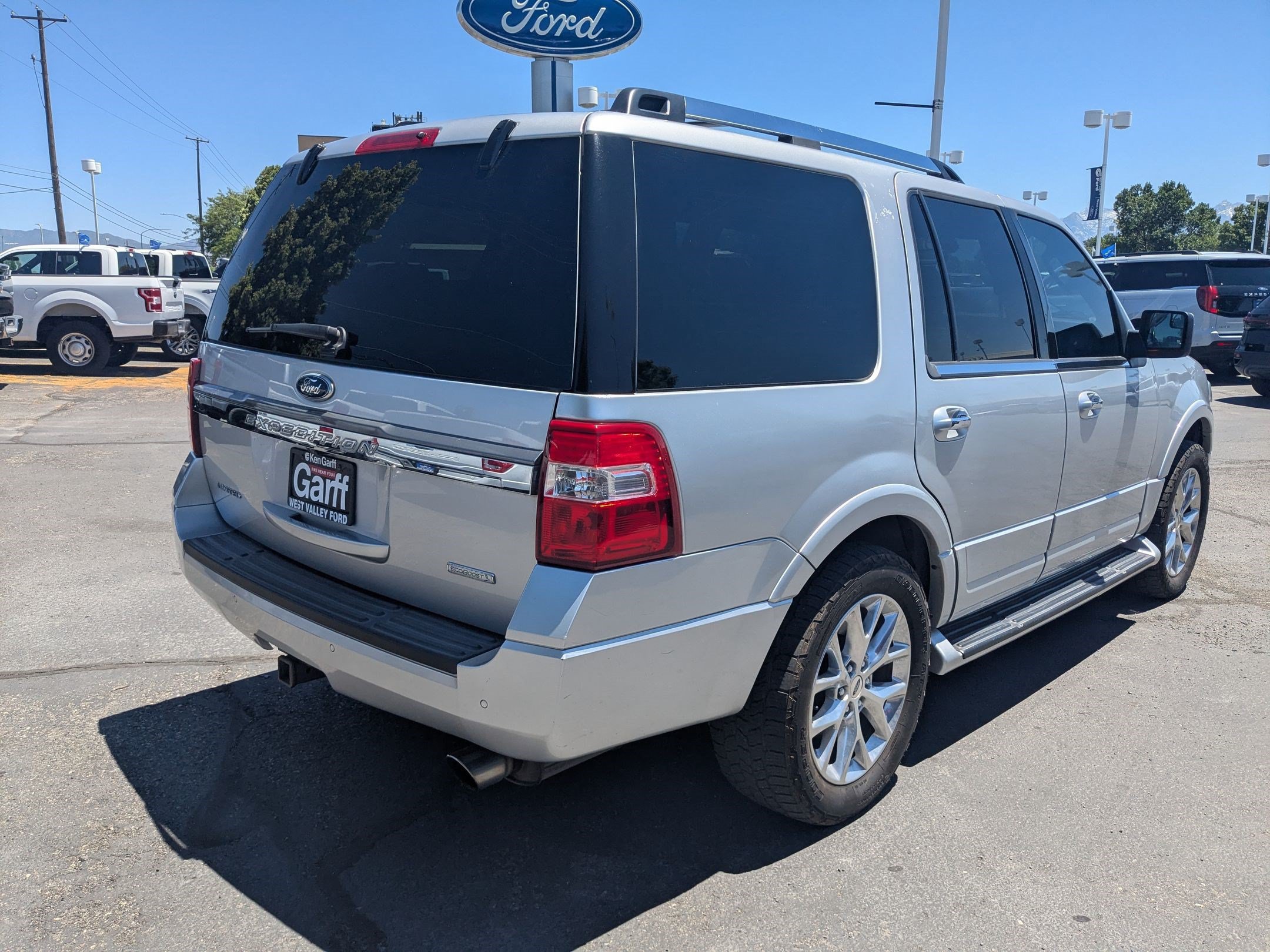 Used 2016 Ford Expedition Limited AWD/4WD image 3