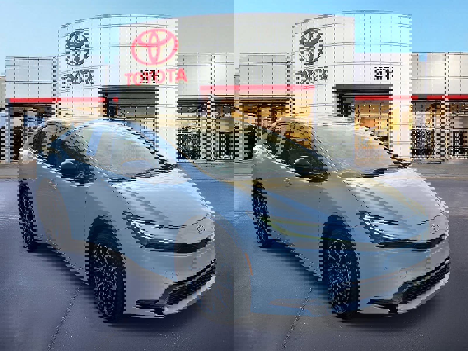 Used 2024 Toyota Prius Prime Premium image 3