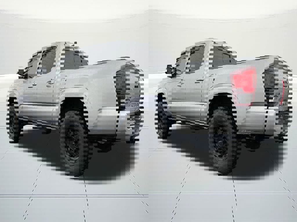 Used 2022 Toyota Tacoma SR5 image 3