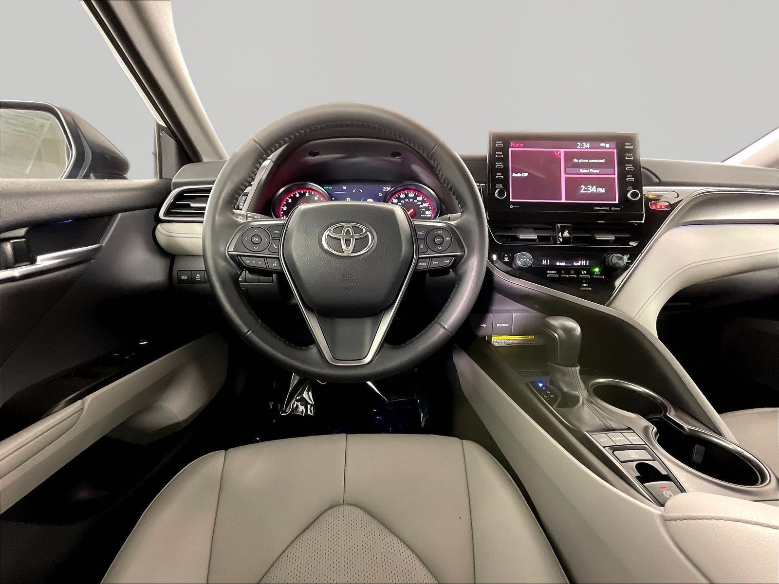 Used 2021 Toyota Camry XSE FWD image 8