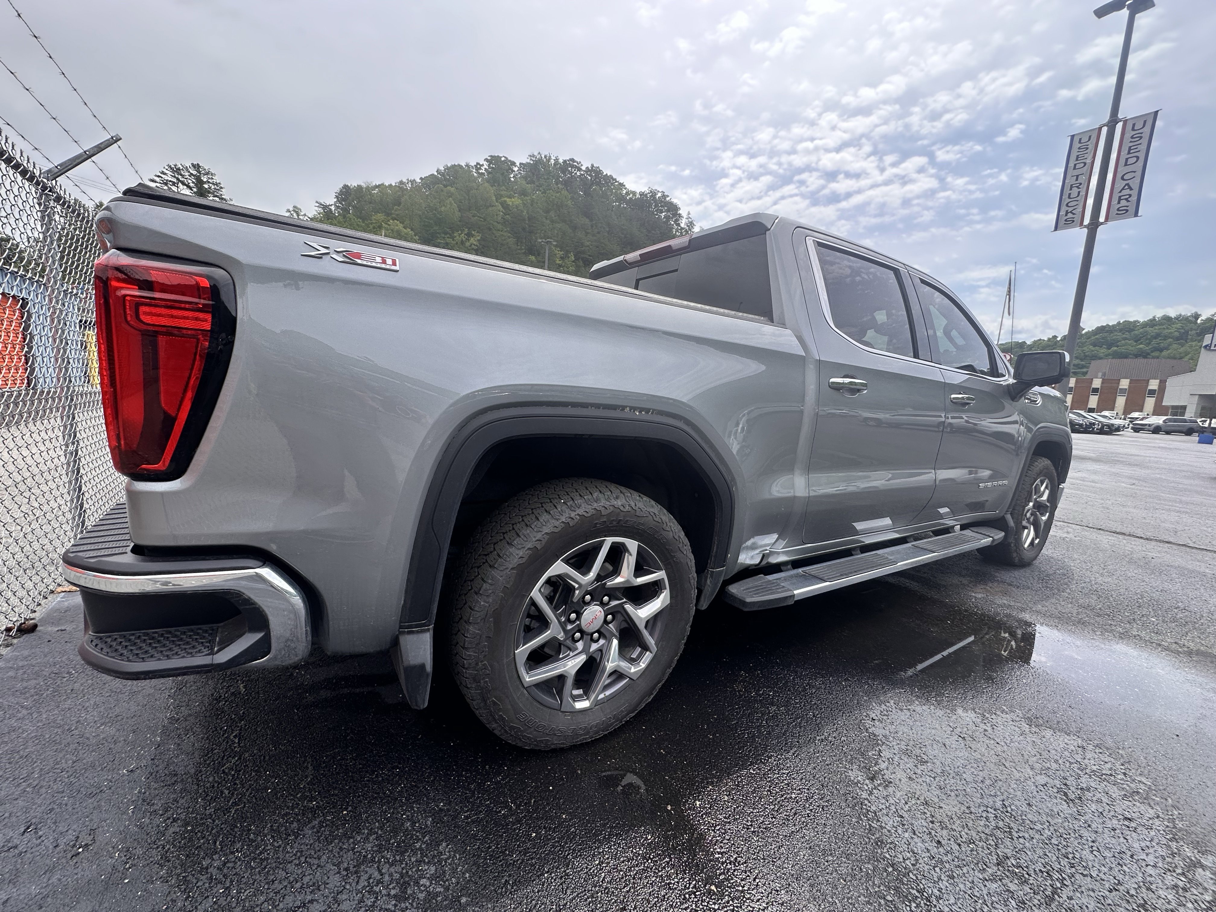 Used 2025 GMC Sierra 1500 SLT w/ SLT Premium Plus Package AWD/4WD image 7