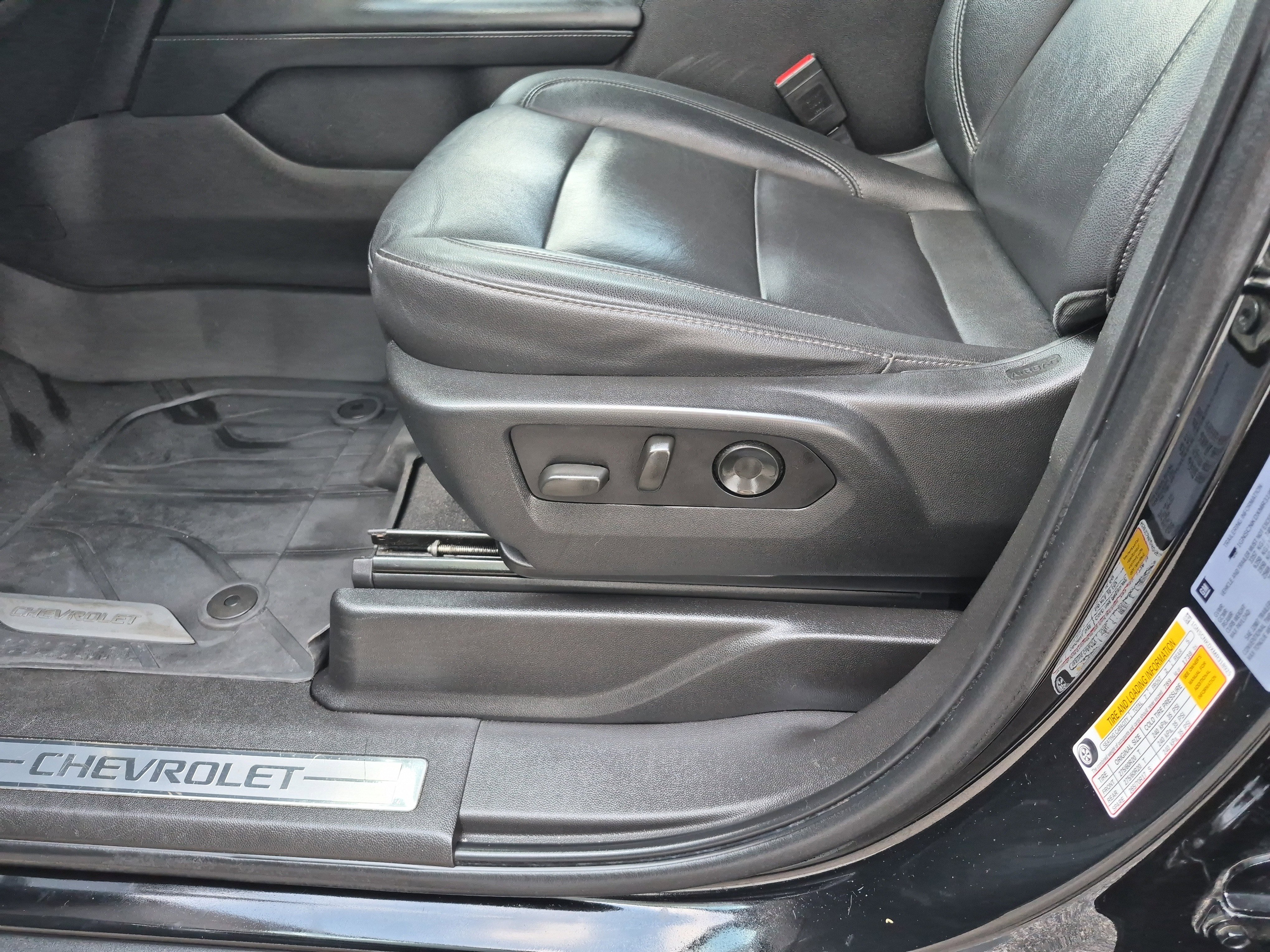 Used 2021 Chevrolet Tahoe LT w/ LT Signature Plus Package image 11